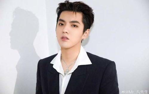 穿书吃瓜娱乐圈文男主,男主的吃瓜日常