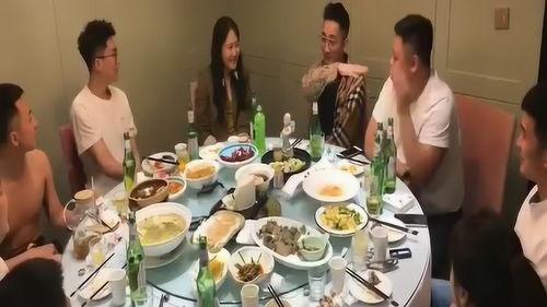 吃瓜少女娱乐游戏